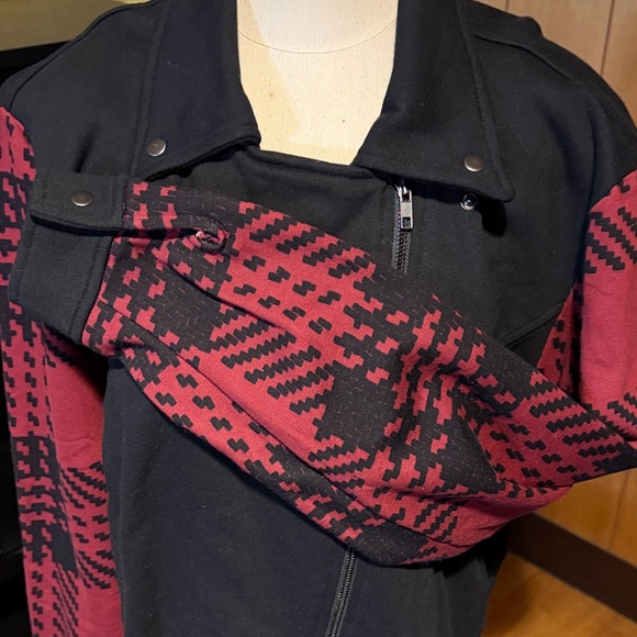 LuLaRoe Black Bomber Jacket with Burgundy Patterned Sleeves - Picture 4 of 4